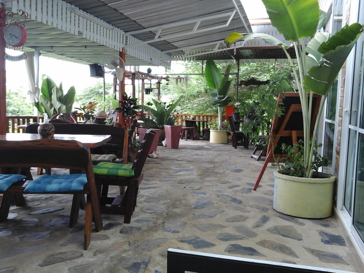 Hotel Kum Nangpaya Kaeng Krachan Exteriér fotografie